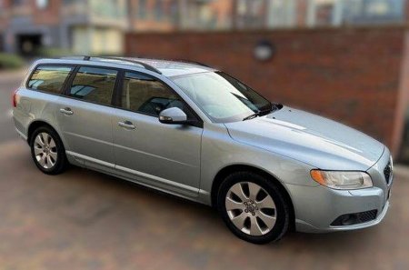 VOLVO V70 2.4 D5 SE Geartronic Euro 4 5dr